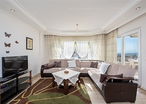 Möblierte 2+1-Wohnung in Dschikkilli