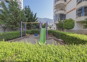 Möblierte 2+1-Wohnung in Dschikkilli