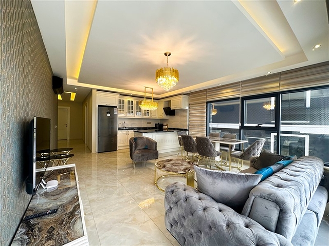 2+1 Wohnung in einem neuen Komplex im Stadtteil Kargicak