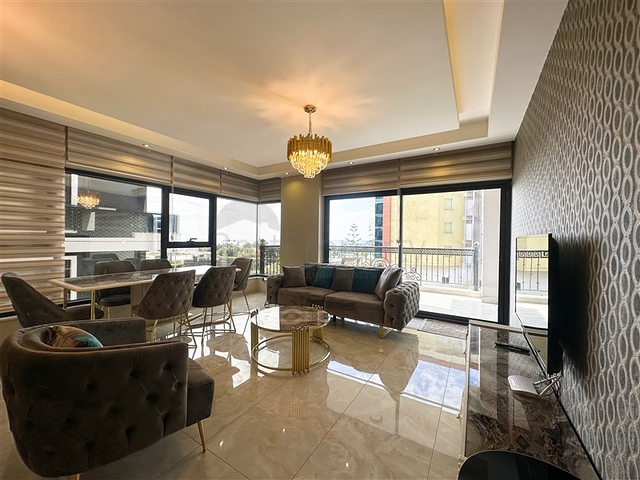 2+1 Wohnung in einem neuen Komplex im Stadtteil Kargicak