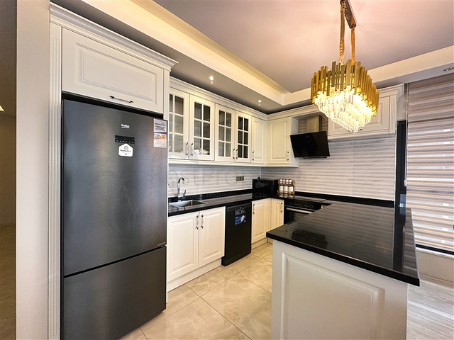 2+1 Wohnung in einem neuen Komplex im Stadtteil Kargicak