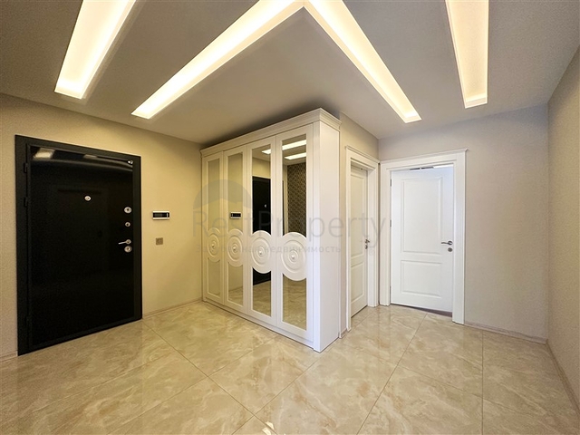 2+1 Wohnung in einem neuen Komplex im Stadtteil Kargicak