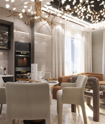 Luxus-Wohnanlage in der Nähe des Meeres in der Anfangsphase des Baus