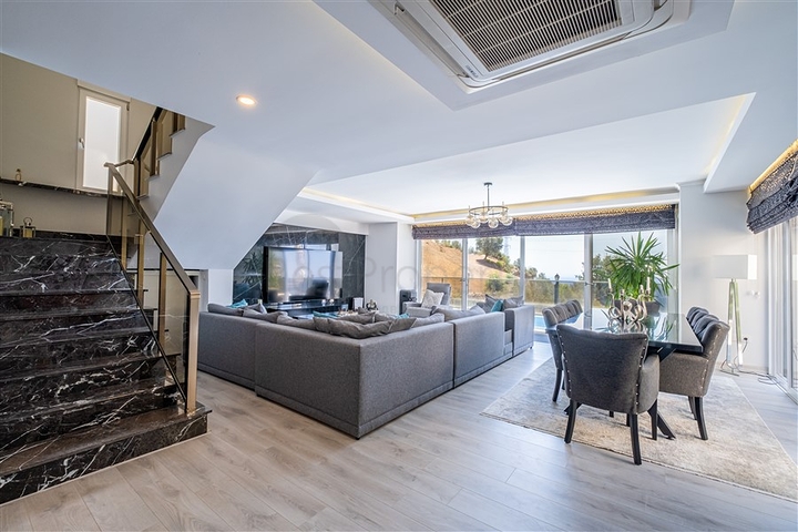 3+1 Villa mit Panoramablick in Kargicak