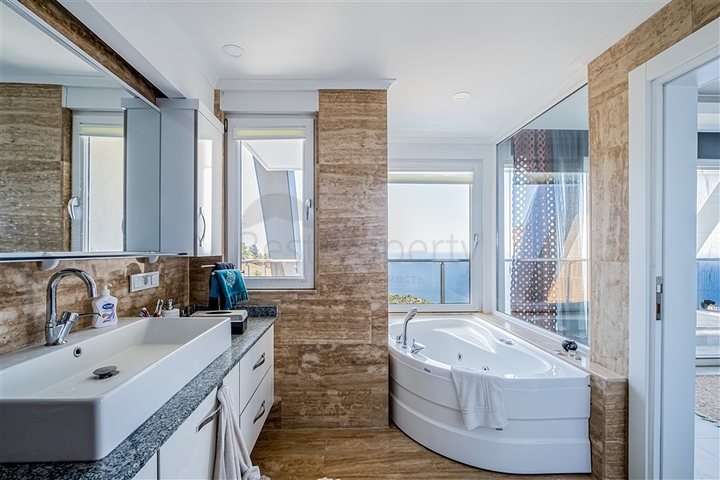 3+1 Villa mit Panoramablick in Kargicak