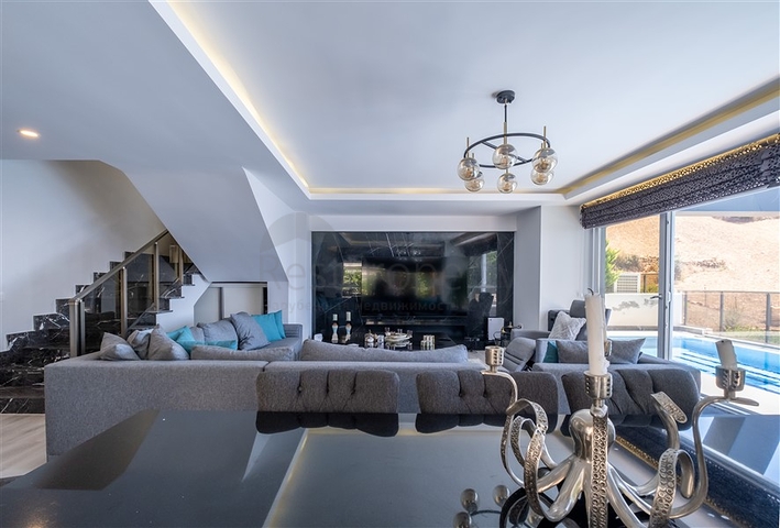 3+1 Villa mit Panoramablick in Kargicak