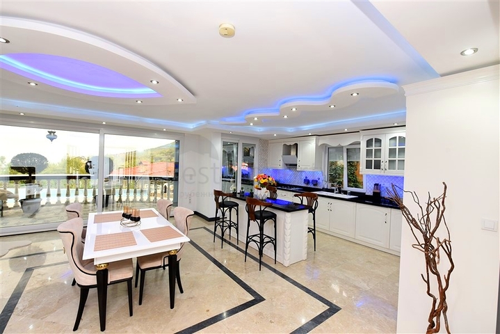 Möblierte Villa mit Panoramablick im Herzen von Alanya