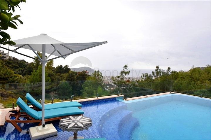 Möblierte Villa mit Panoramablick im Herzen von Alanya