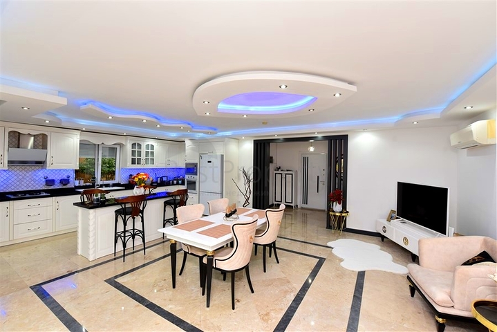 Möblierte Villa mit Panoramablick im Herzen von Alanya