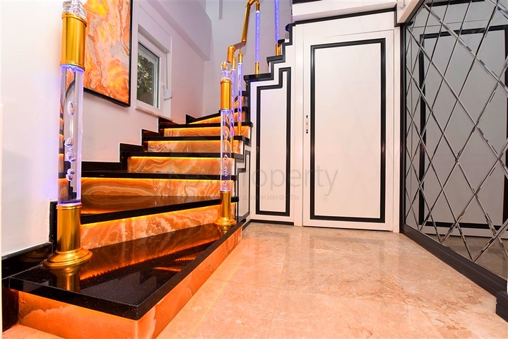 Möblierte Villa mit Panoramablick im Herzen von Alanya