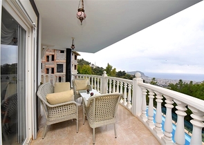 Möblierte Villa mit Panoramablick im Herzen von Alanya
