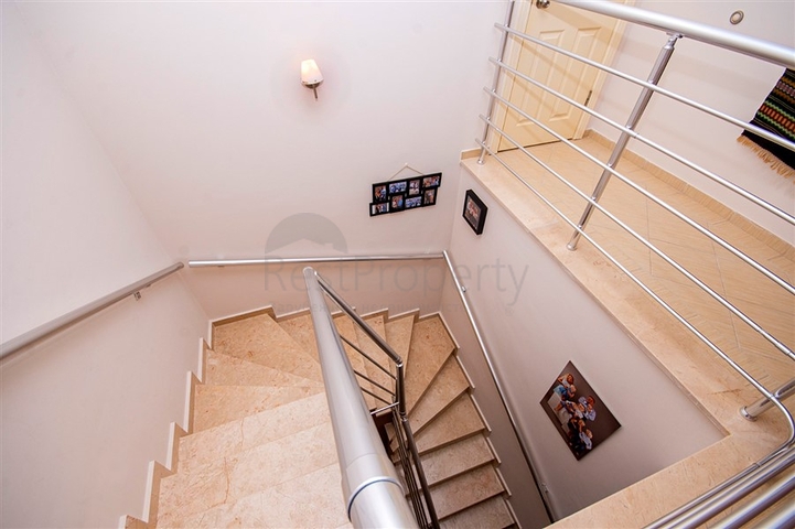 Möbliertes 4+1 Penthouse im Stadtteil Oba