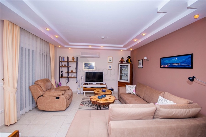 Möbliertes 4+1 Penthouse im Stadtteil Oba