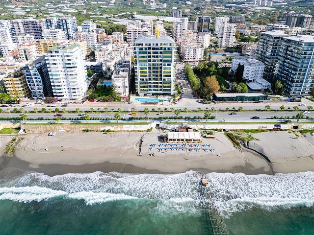 1+1 Wohnung in der ersten Zeile im Stadtteil Mahmutlar 
