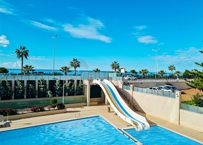 1+1 Wohnung in der ersten Zeile im Stadtteil Mahmutlar 