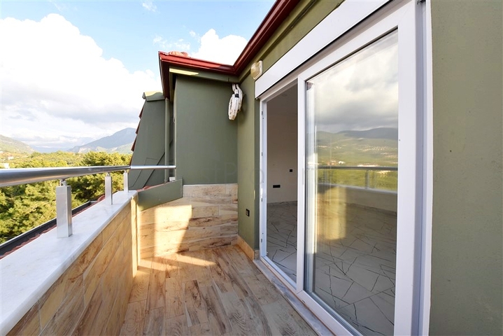 Penthouse mit drei Schlafzimmern im Bezirk Oba