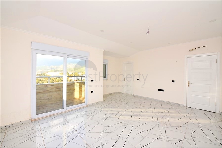 Penthouse mit drei Schlafzimmern im Bezirk Oba