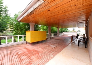 Schickes Haus mit eigenem Pool und Garten im Stadtteil Demirtas