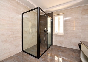 Schickes Haus mit eigenem Pool und Garten im Stadtteil Demirtas