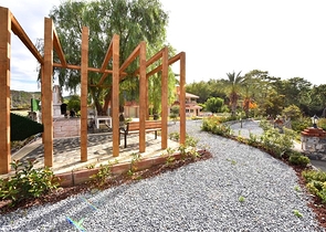 Schickes Haus mit eigenem Pool und Garten im Stadtteil Demirtas