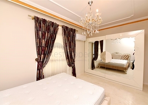 Schickes Haus mit eigenem Pool und Garten im Stadtteil Demirtas