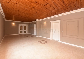 Schickes Haus mit eigenem Pool und Garten im Stadtteil Demirtas