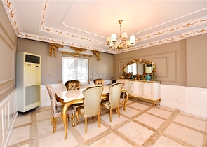 Schickes Haus mit eigenem Pool und Garten im Stadtteil Demirtas