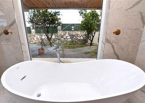 Schickes Haus mit eigenem Pool und Garten im Stadtteil Demirtas