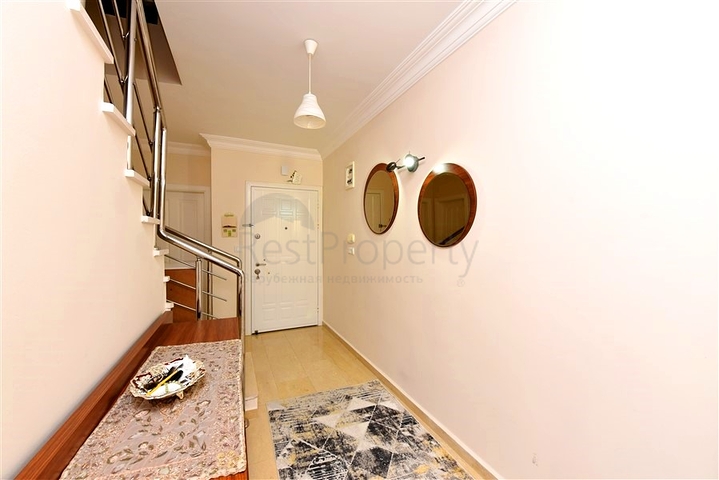 Geräumiges Penthouse mit 4+1 Grundriss in der Nähe von Oba