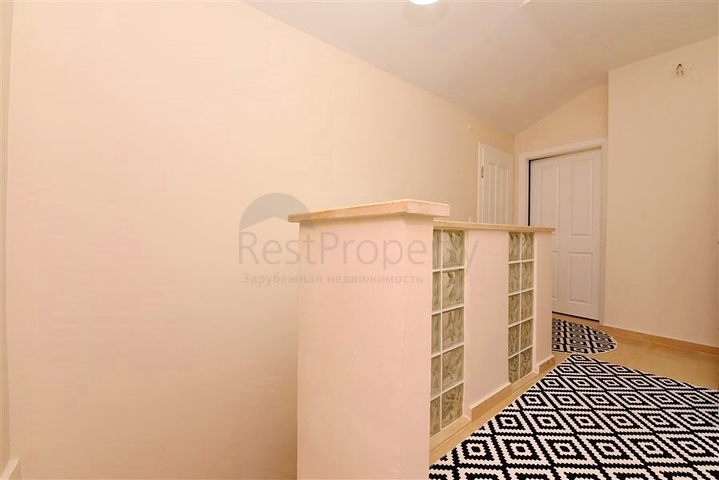 Geräumiges Penthouse mit 4+1 Grundriss in der Nähe von Oba