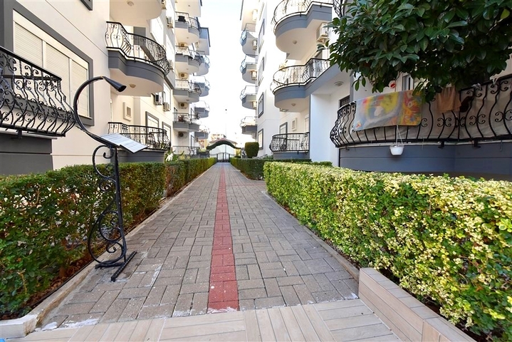 Geräumiges Penthouse mit 4+1 Grundriss in der Nähe von Oba