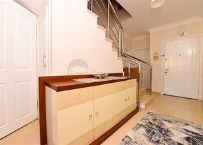 Geräumiges Penthouse mit 4+1 Grundriss in der Nähe von Oba