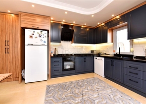 Geräumiges Penthouse mit 4+1 Grundriss in der Nähe von Oba