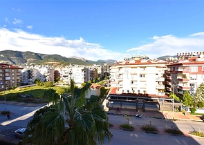 Geräumiges Penthouse mit 4+1 Grundriss in der Nähe von Oba