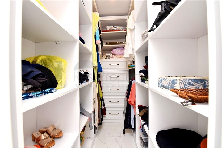 Geräumige Wohnung in der Nähe von Kleopatra Beach