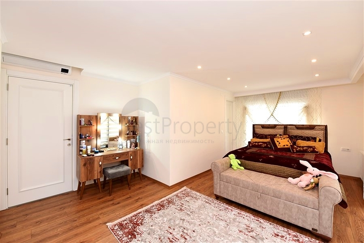 Geräumige Wohnung in der Nähe von Kleopatra Beach