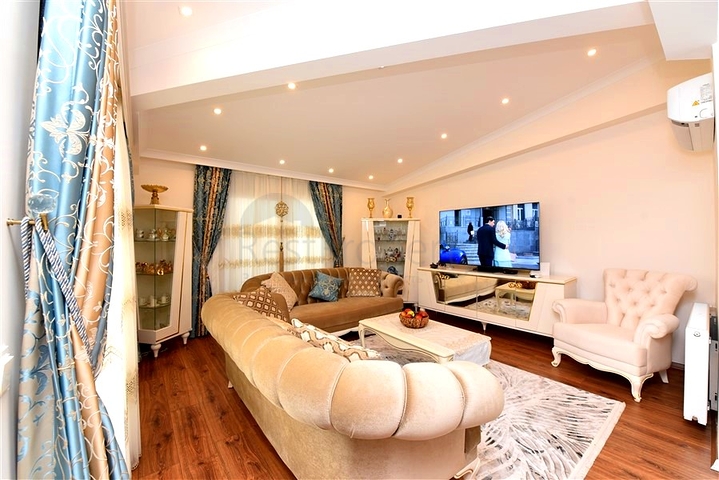 Geräumige Wohnung in der Nähe von Kleopatra Beach