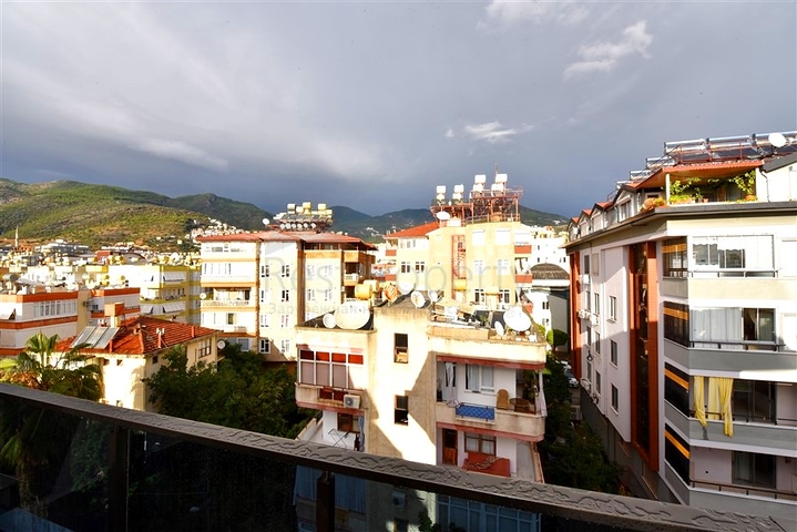 Geräumige Wohnung in der Nähe von Kleopatra Beach