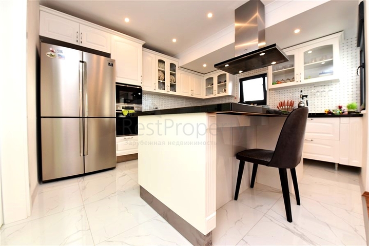 Geräumige Wohnung in der Nähe von Kleopatra Beach