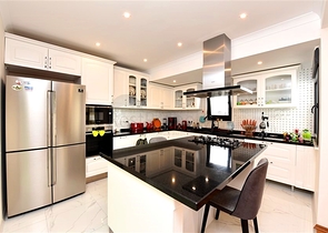 Geräumige Wohnung in der Nähe von Kleopatra Beach