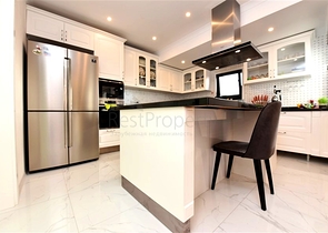 Geräumige Wohnung in der Nähe von Kleopatra Beach