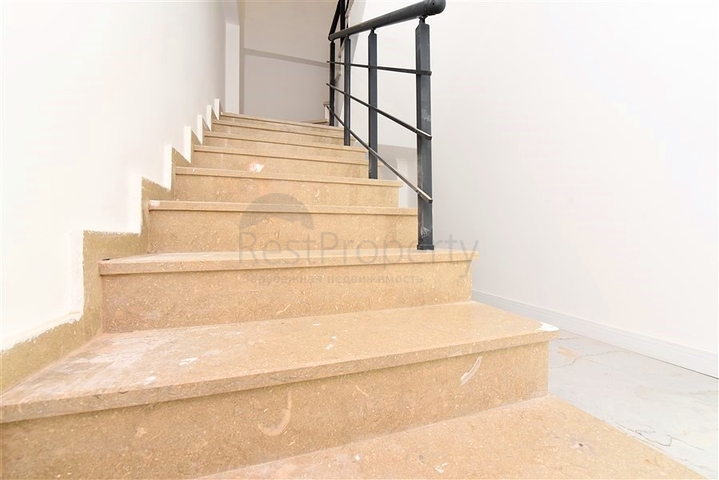 3+1 Wohnung in einem neuen Komplex mit Blick auf das Meer und die Festung von Alanya