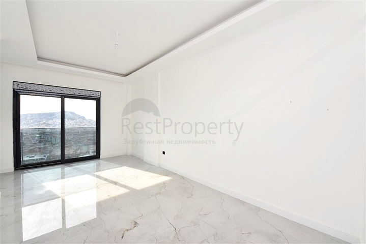 3+1 Wohnung in einem neuen Komplex mit Blick auf das Meer und die Festung von Alanya
