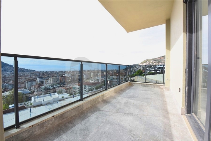 Dreizimmerwohnung mit herrlichem Panoramablick auf das Meer