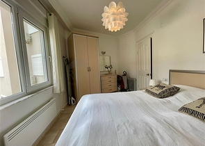 Geräumige Wohnung vom Eigentümer mit 2+1 Grundriss in der Gegend von Dschikkilli