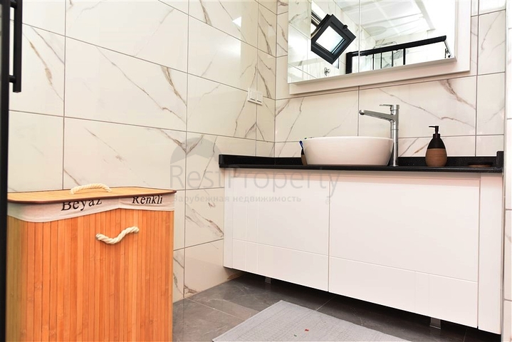 Geräumige 1+1-Wohnung in einem Komplex mit entwickelter Infrastruktur