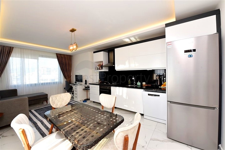 Geräumige 1+1-Wohnung in einem Komplex mit entwickelter Infrastruktur