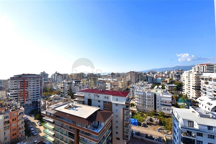 Geräumige 1+1-Wohnung in einem Komplex mit entwickelter Infrastruktur