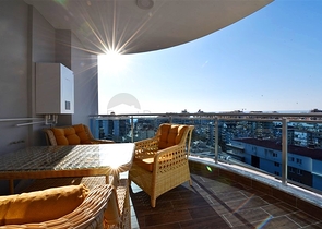 Geräumige 1+1-Wohnung in einem Komplex mit entwickelter Infrastruktur