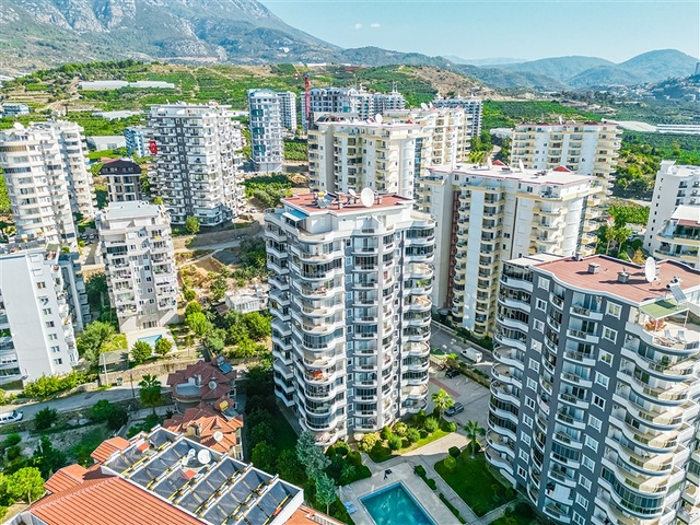 Geräumige 2+1-Wohnung mit großer Terrasse 